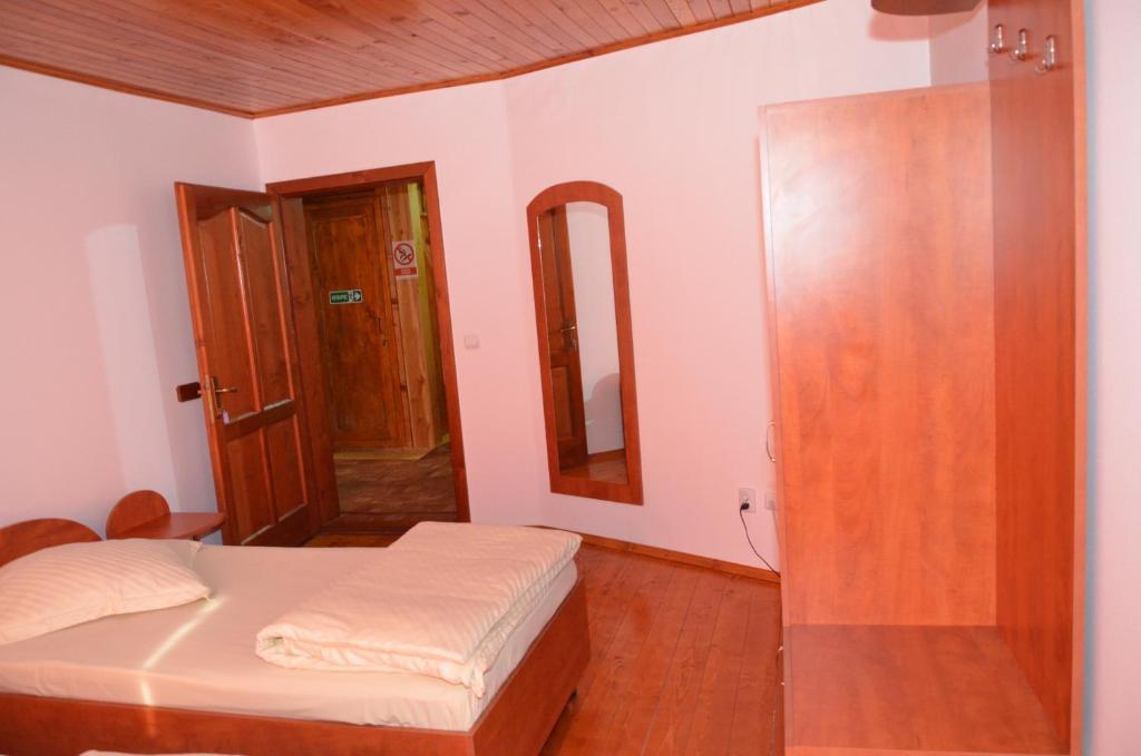 Hôtel Casa Moteasca à Mihai Viteazu  Chambre photo