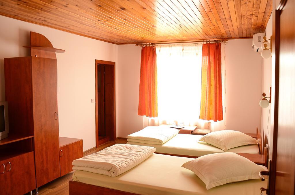 Hôtel Casa Moteasca à Mihai Viteazu  Extérieur photo